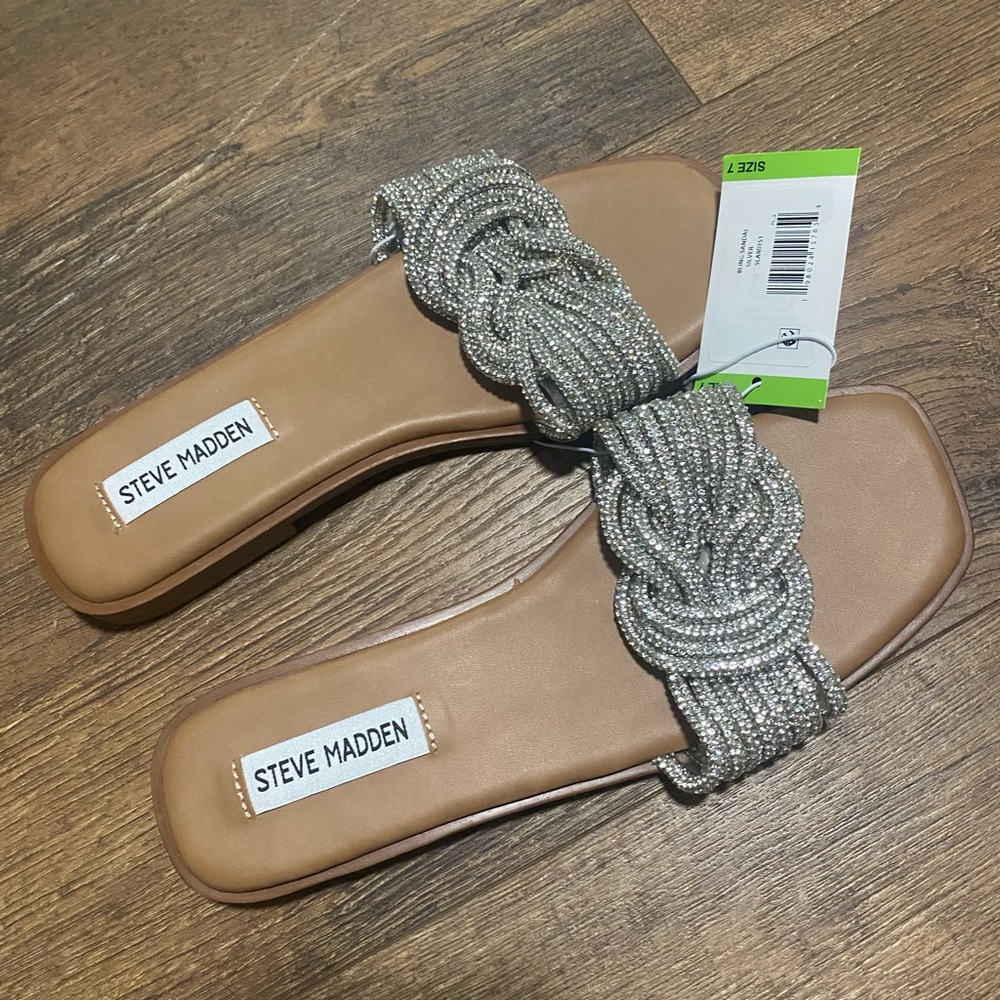 New NWT Steve Madden Silver Rhinestone Knot Sandals